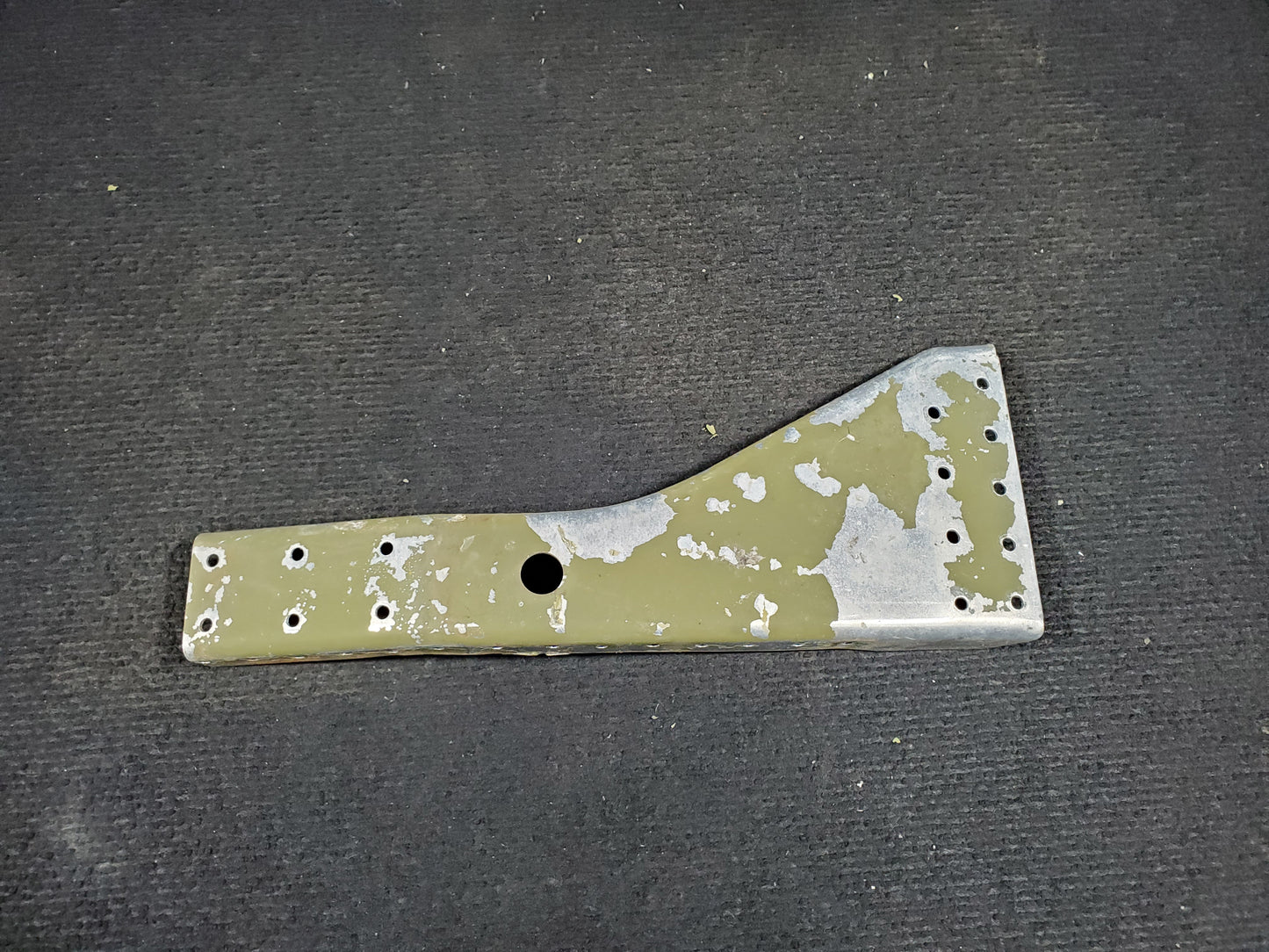 Doorpost Upper Forward Bracket - RH - Cessna - 5H-MRF