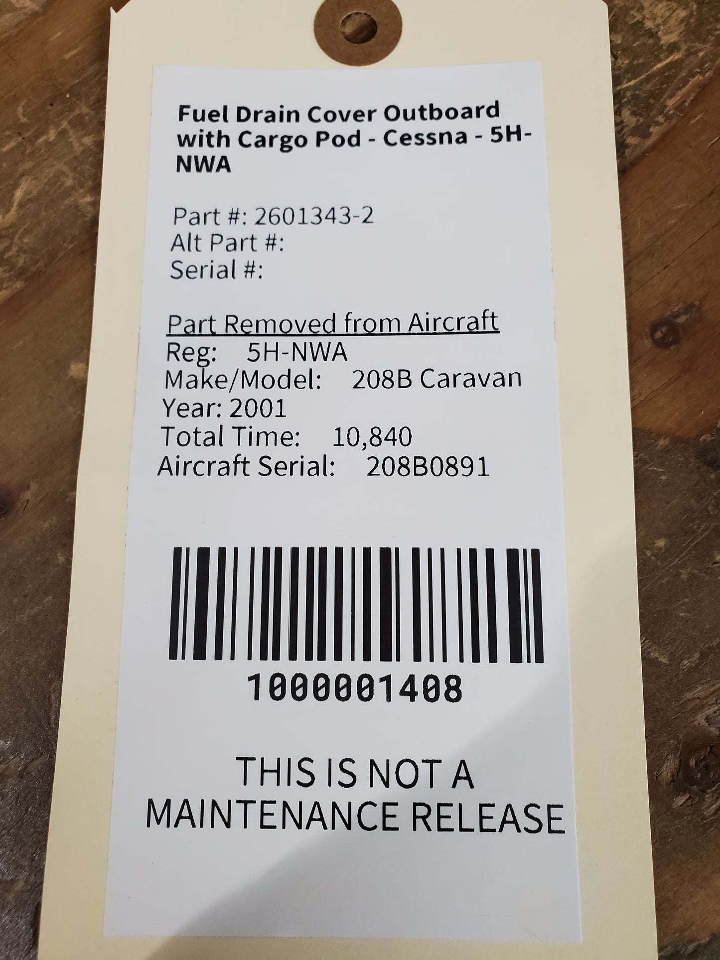 Fuel Drain Cover Outboard with Cargo Pod - Cessna - 5H-NWA