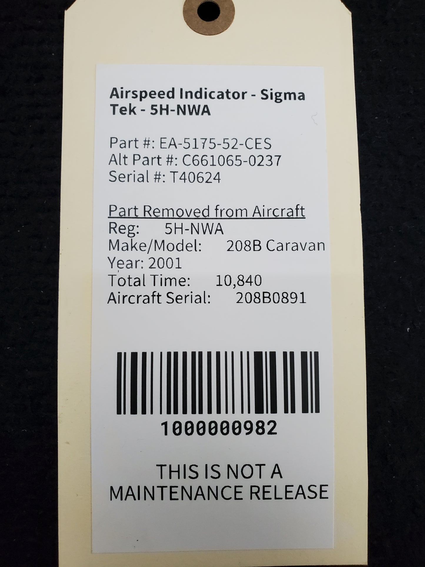 Airspeed Indicator - Sigma Tek - 5H-NWA