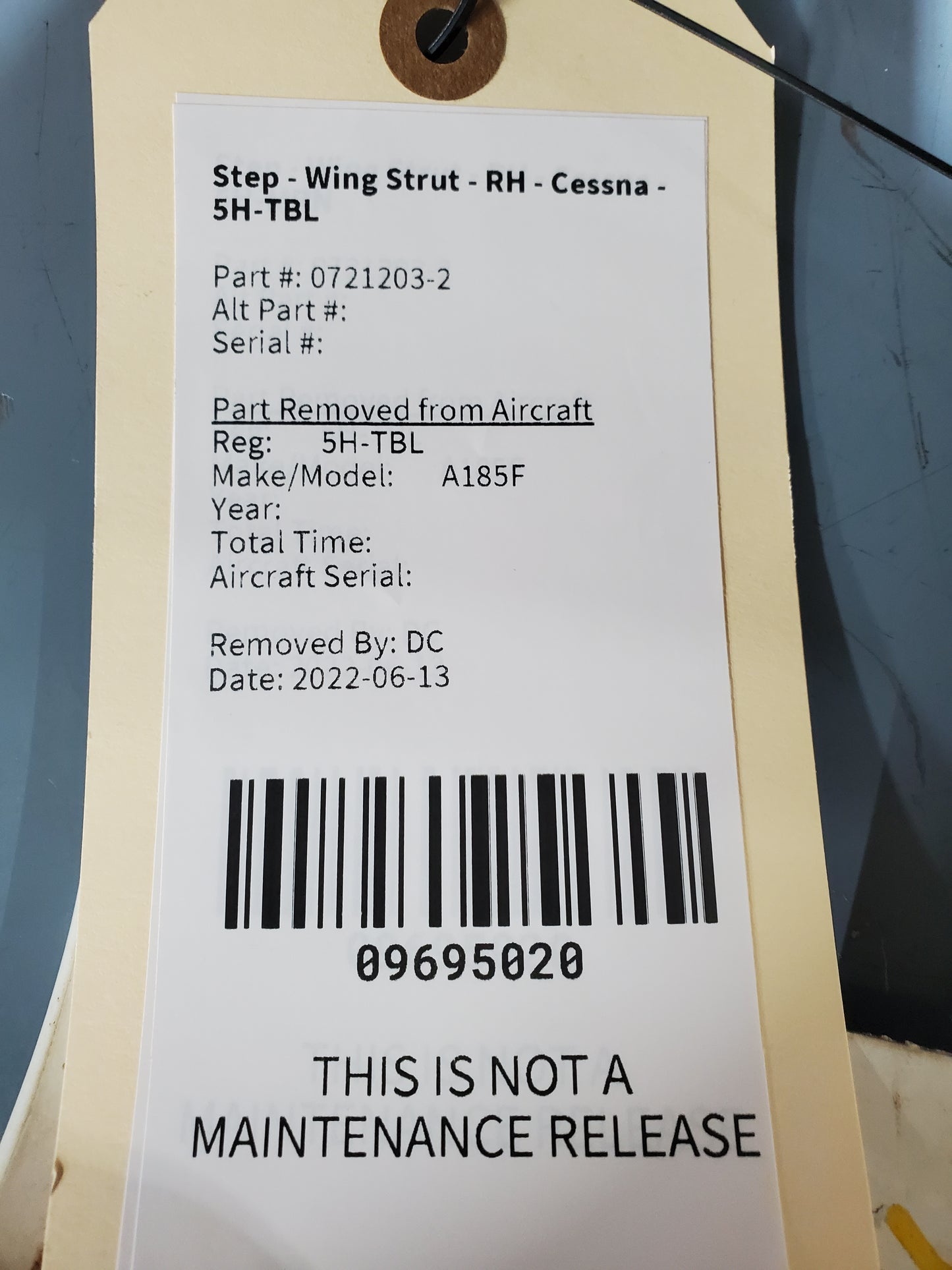 Step - Wing Strut - RH - Cessna - 5H-TBL