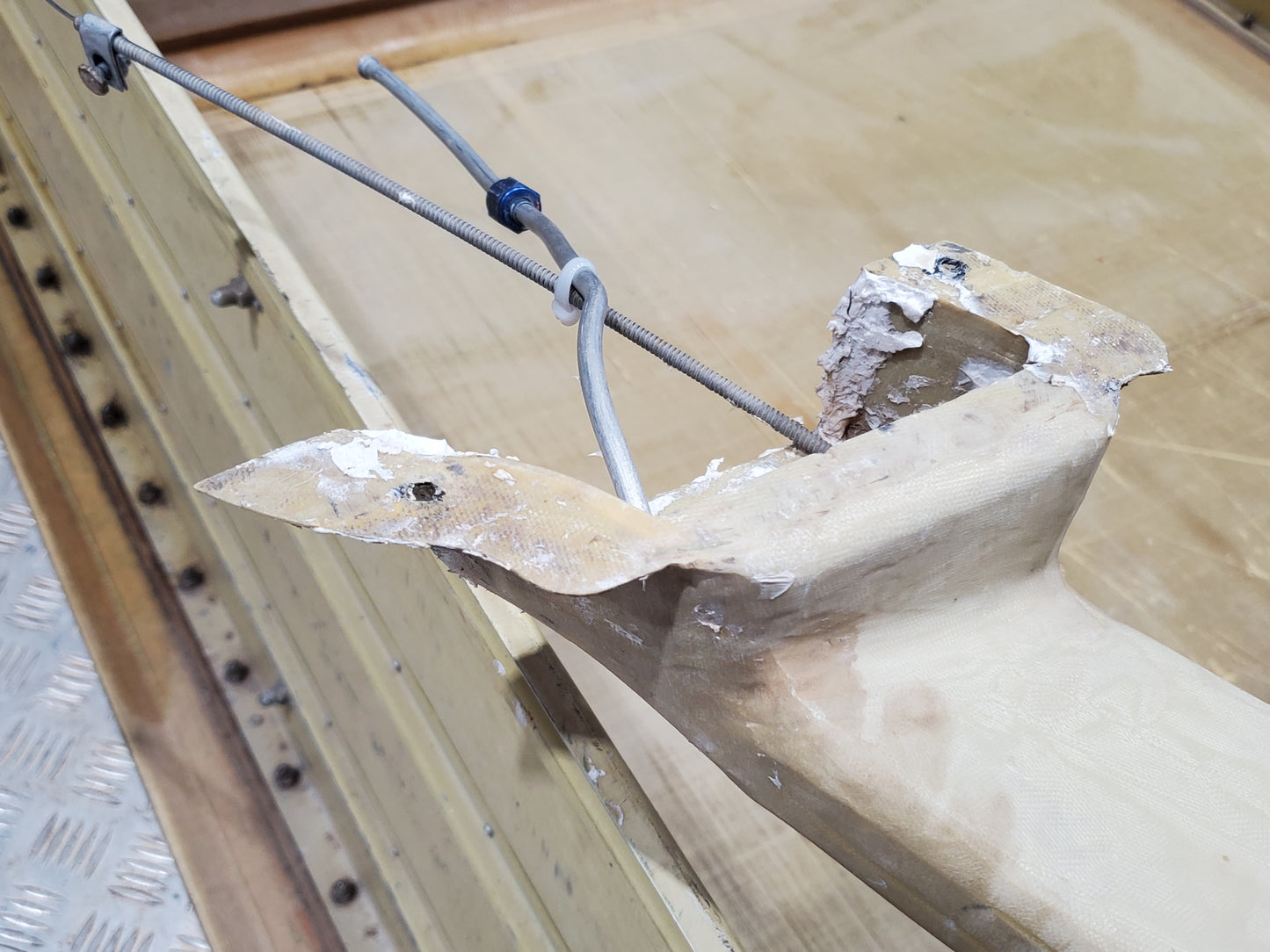 Cargo Pod - Cessna 208B - 5Y-ZBW