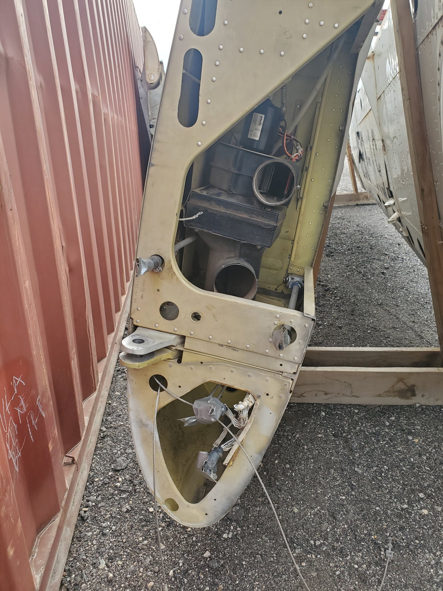 RH Wing - Cessna Caravan 208B - 5Y-ZBW