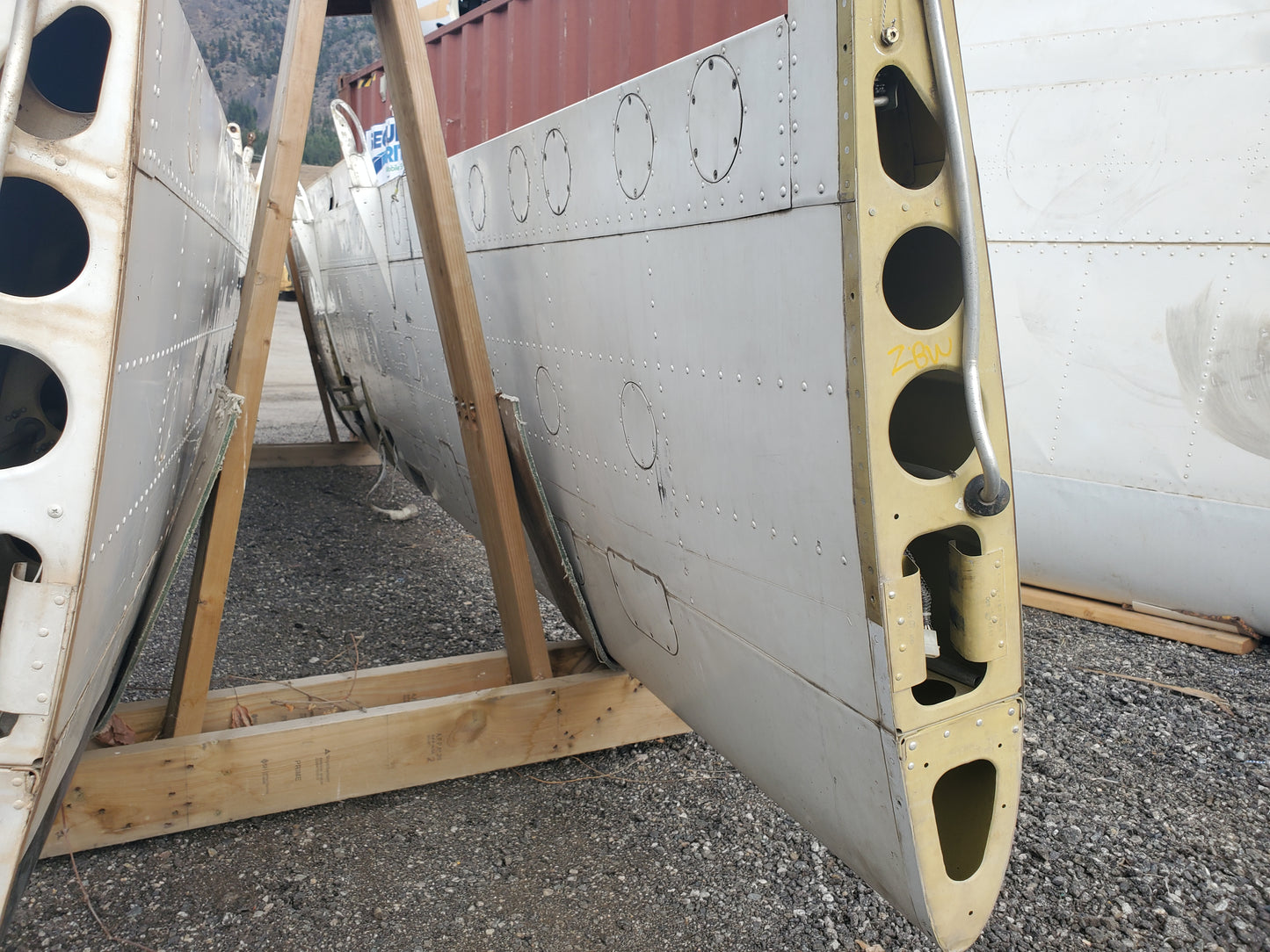 RH Wing - Cessna Caravan 208B - 5Y-ZBW