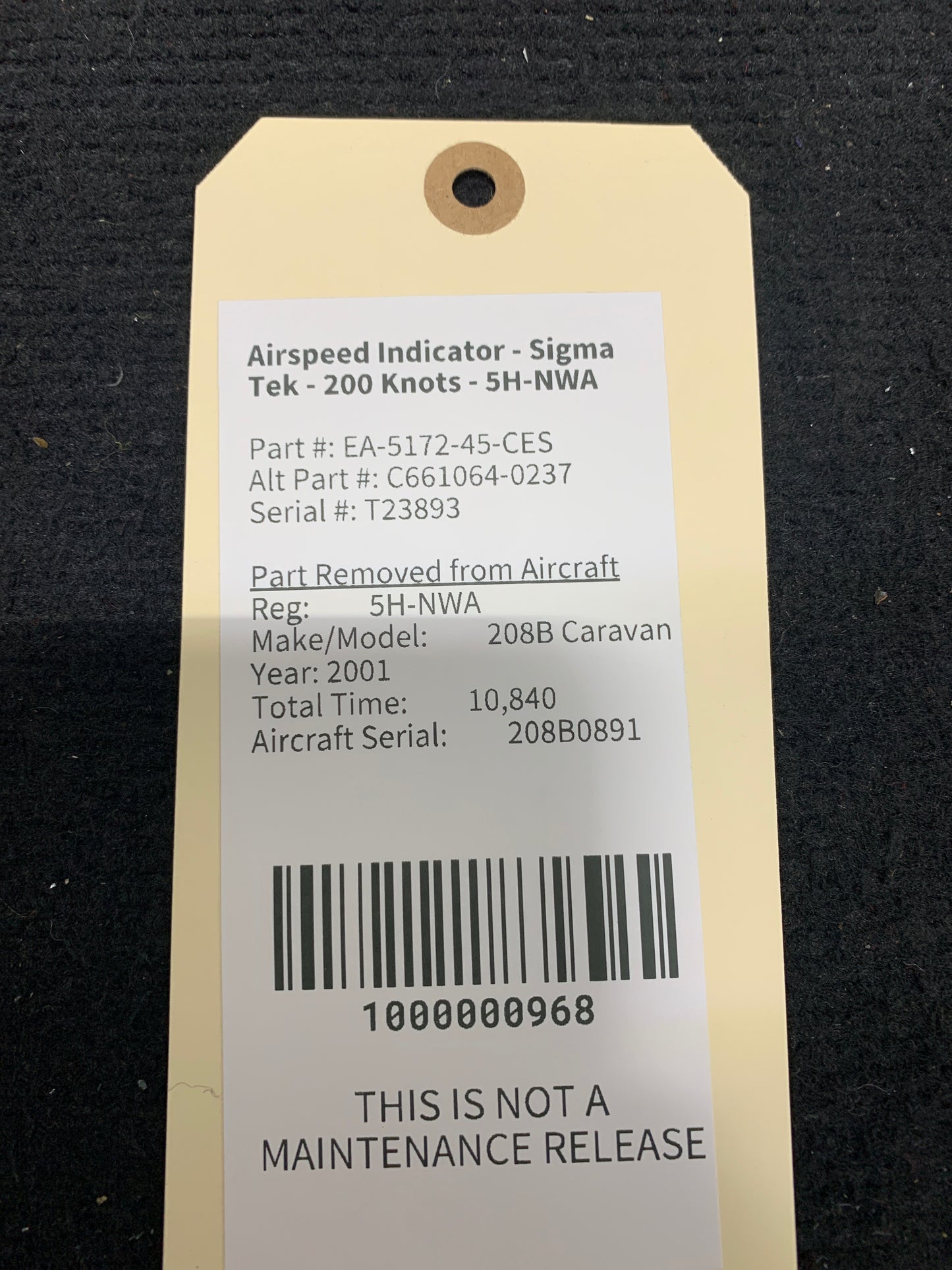 Airspeed Indicator - Sigma Tek - 200 Knots - 5H-NWA