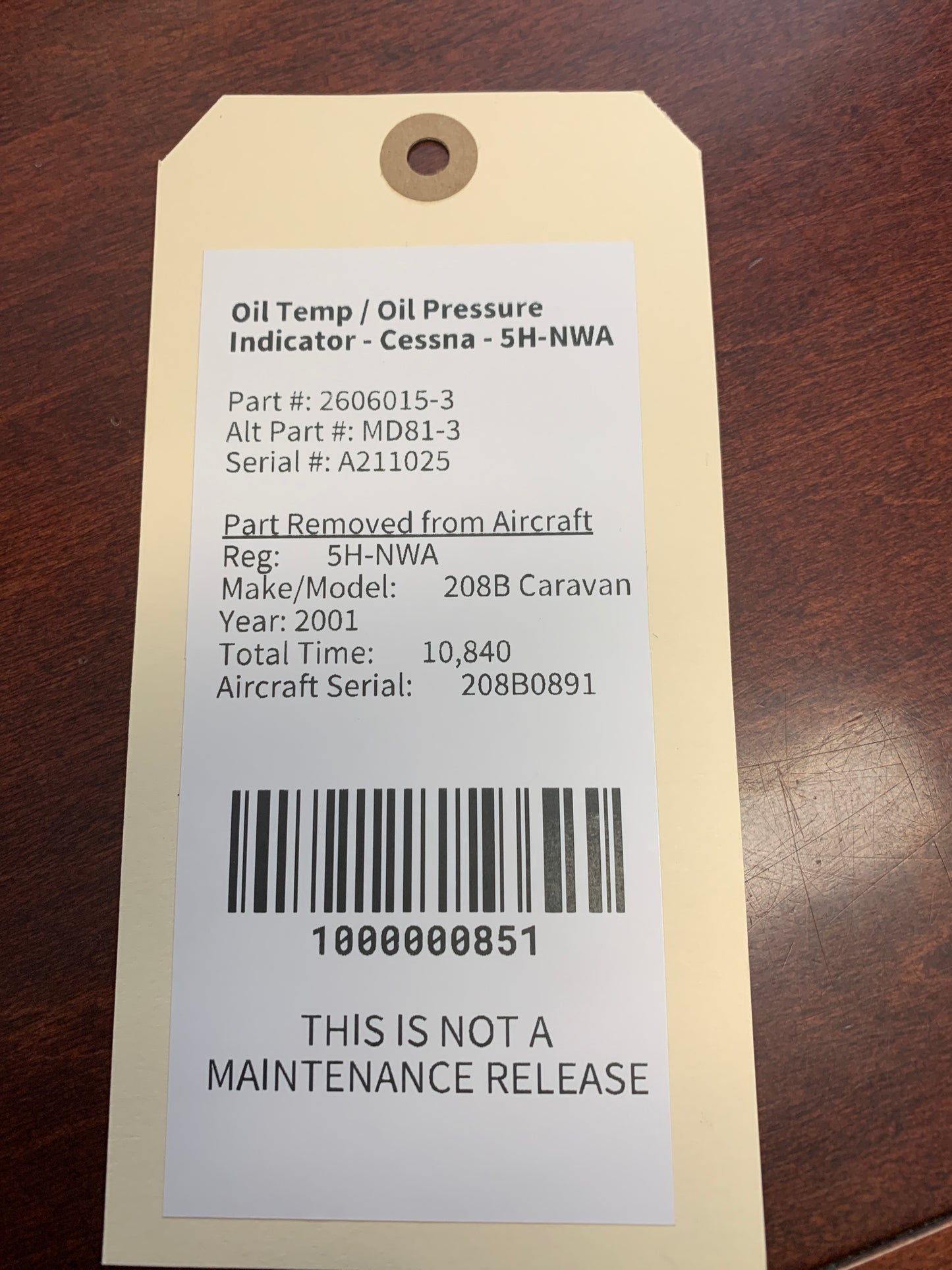 Oil Temp / Oil Pressure Indicator - Cessna - 5H-NWA