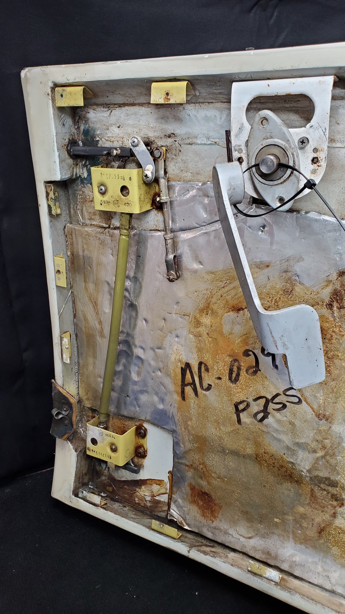 Cargo Door Assy - Lower - Cessna 208B Caravan - 5Y-OER