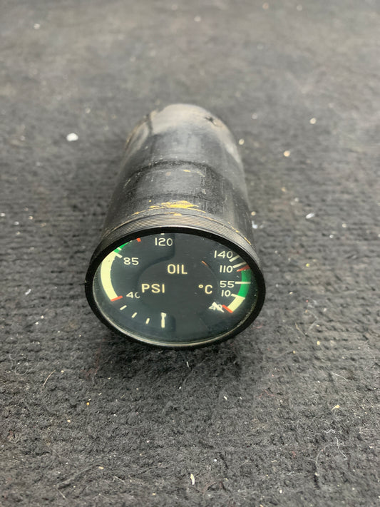 Oil Temp / Oil Pressure Indicator - Cessna - 5H-NWA