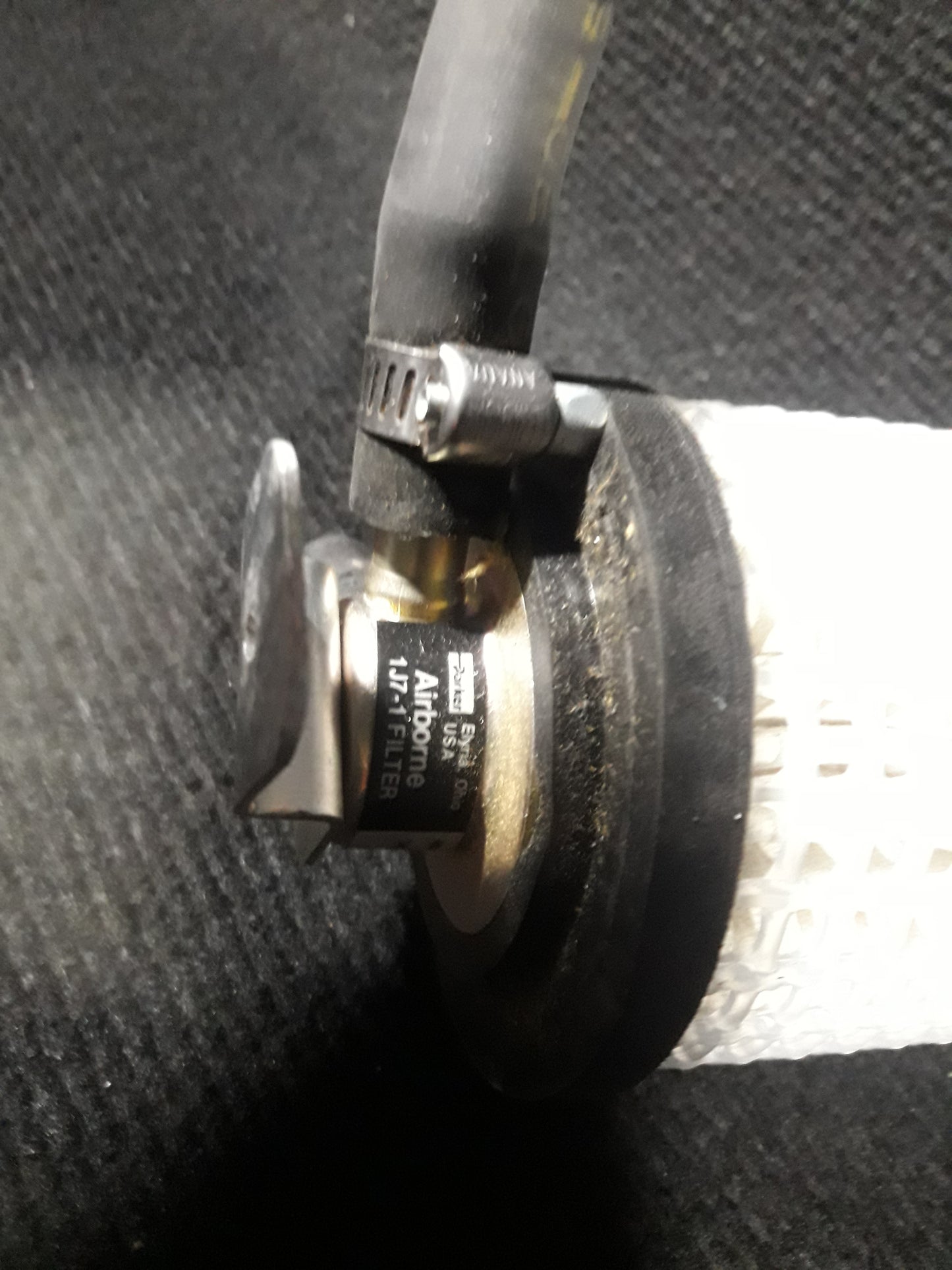 Vacuum Inlet Filter Assembly - Airborne - C-FXXQ