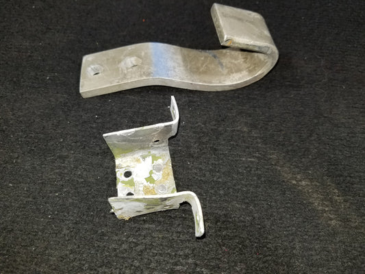 Baggage Door Hinge Upper - Cessna - C-FCDQ