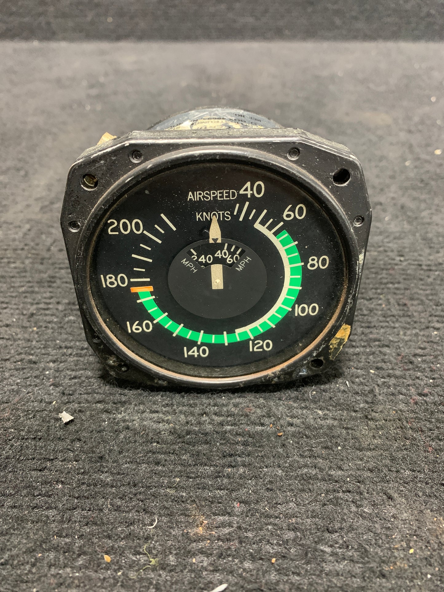 Airspeed Indicator - Sigma Tek - 200 Knots - 5H-NWA