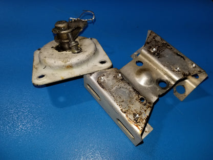 Door Handle Shaft Assembly - Cessna - C-FKXV