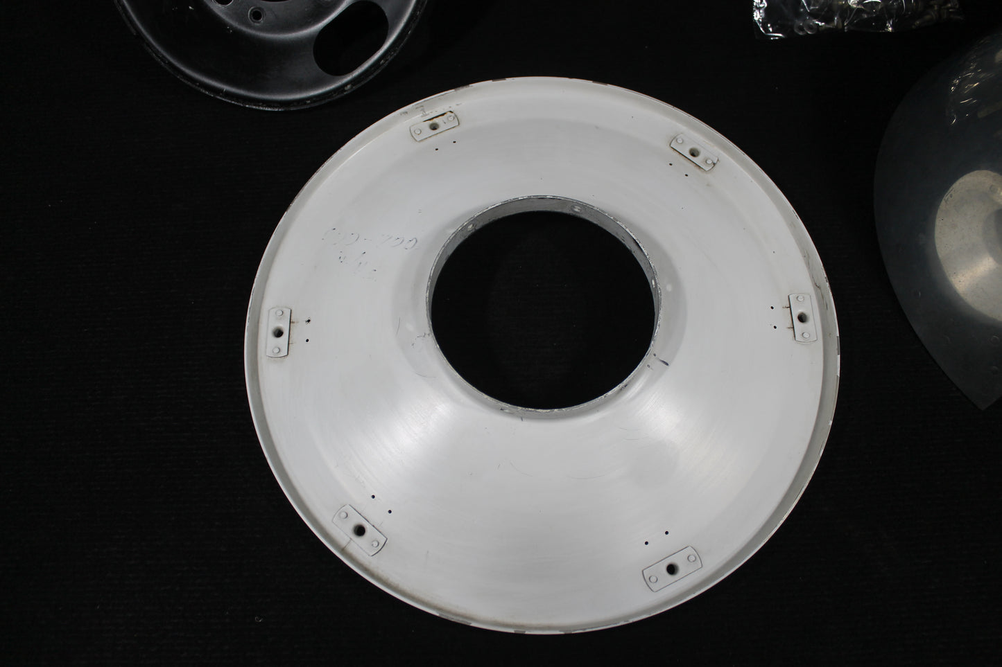 Spinner - 2 Blade w/ Bulkhead Assy - Beechcraft - C-FJUO