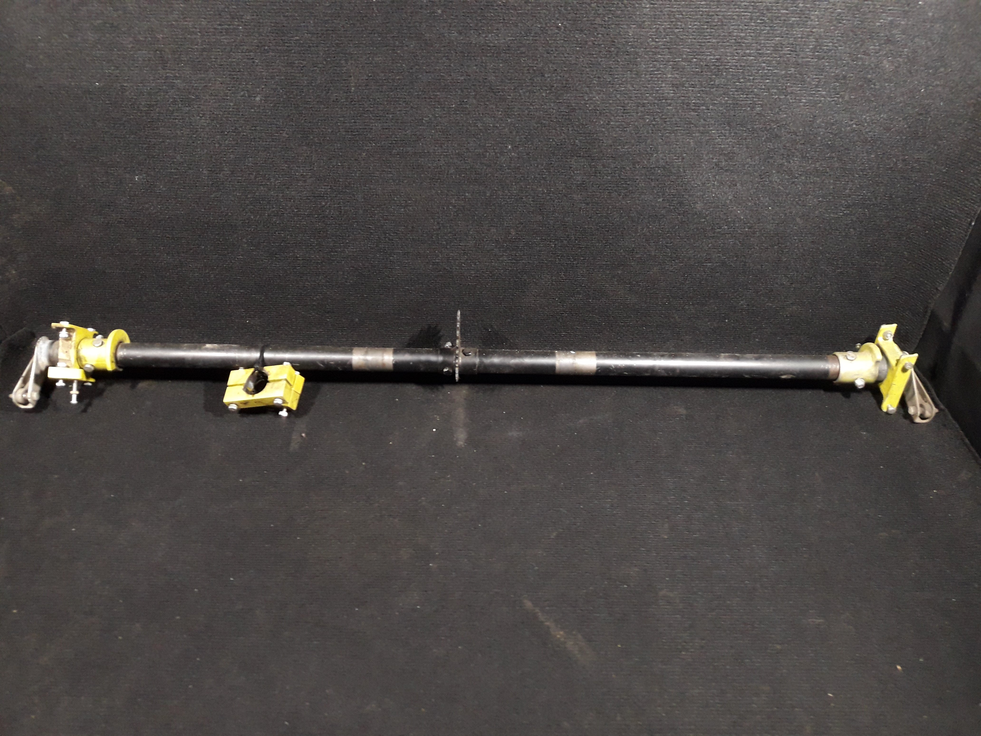 Flap Torque Tube Assy Complete - Piper - C-FXXQ – Global Aircraft ...