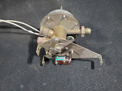 Fuel Selector Valve Assy (RH) - Cessna - C-FSYN