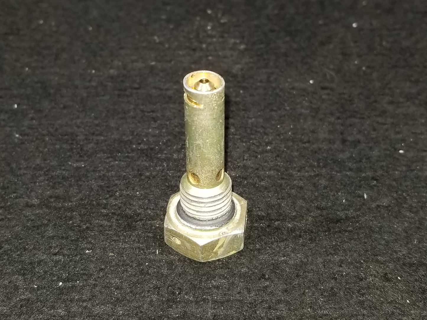 Fuel Tank Drain Valve - C-FKXV