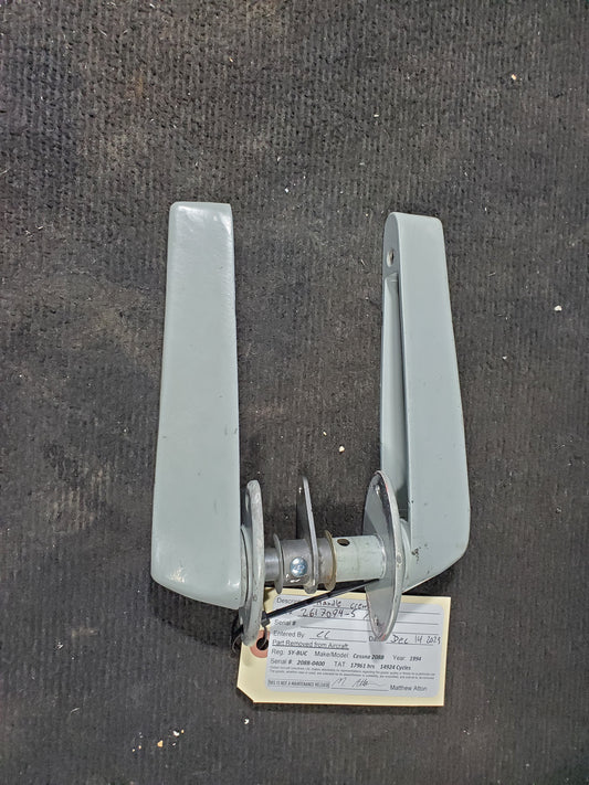 Handle Crew Door - 5Y-BUC