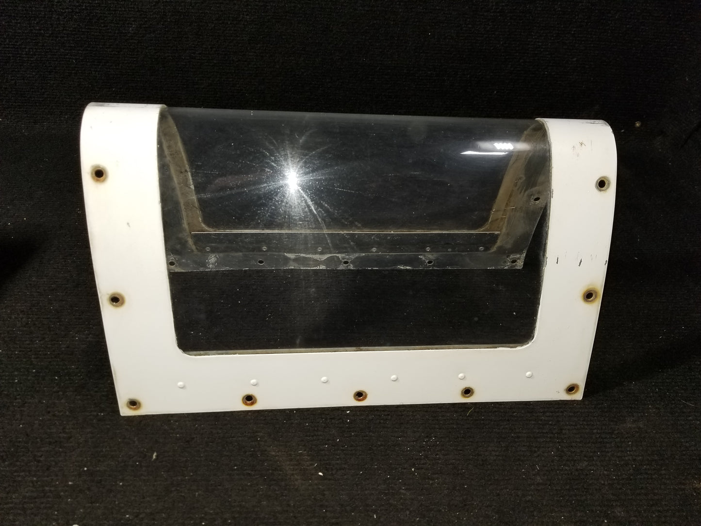 Wing Landing Light Cover - Cessna - CF-UPF
