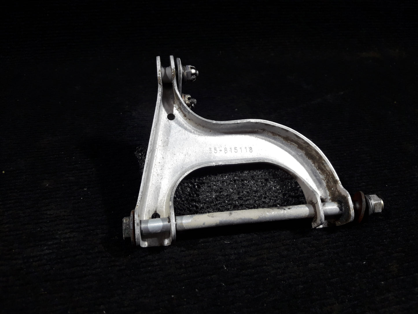 MLG Door Retract Actuator Idler Arm Assy - Beechcraft - C-GRMK