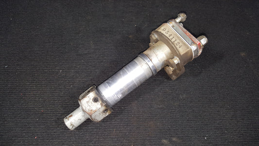 Main Landing Gear Axle - Cessna - CF-UPF