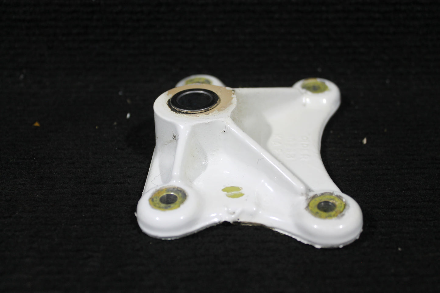 MLG Side Brace Fitting - AFT - Piper - C-FNCI