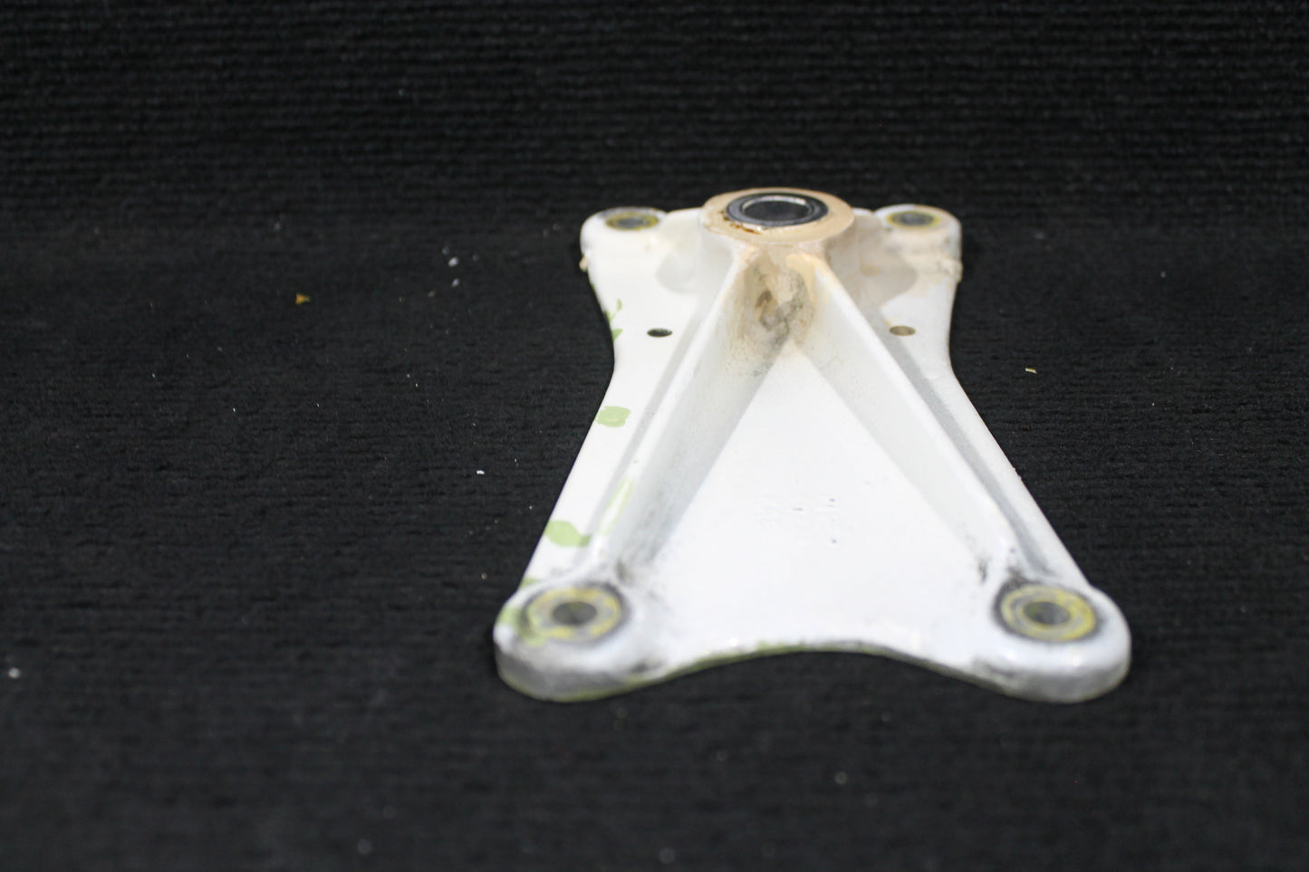 MLG Trunnion Assembly - AFT - Piper - C-FNCI