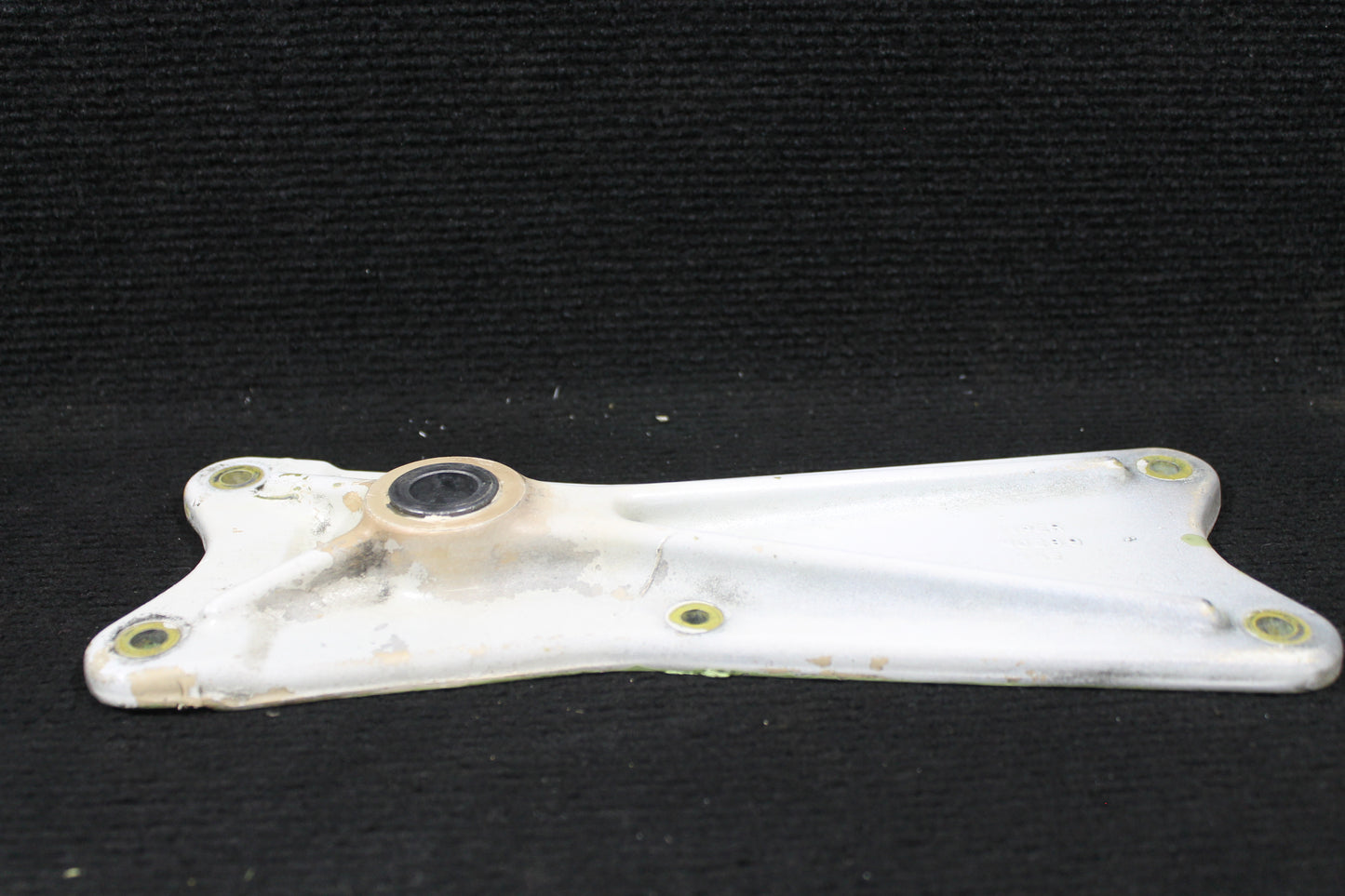 MLG Trunnion Assembly - FWD - Piper - C-FNCI