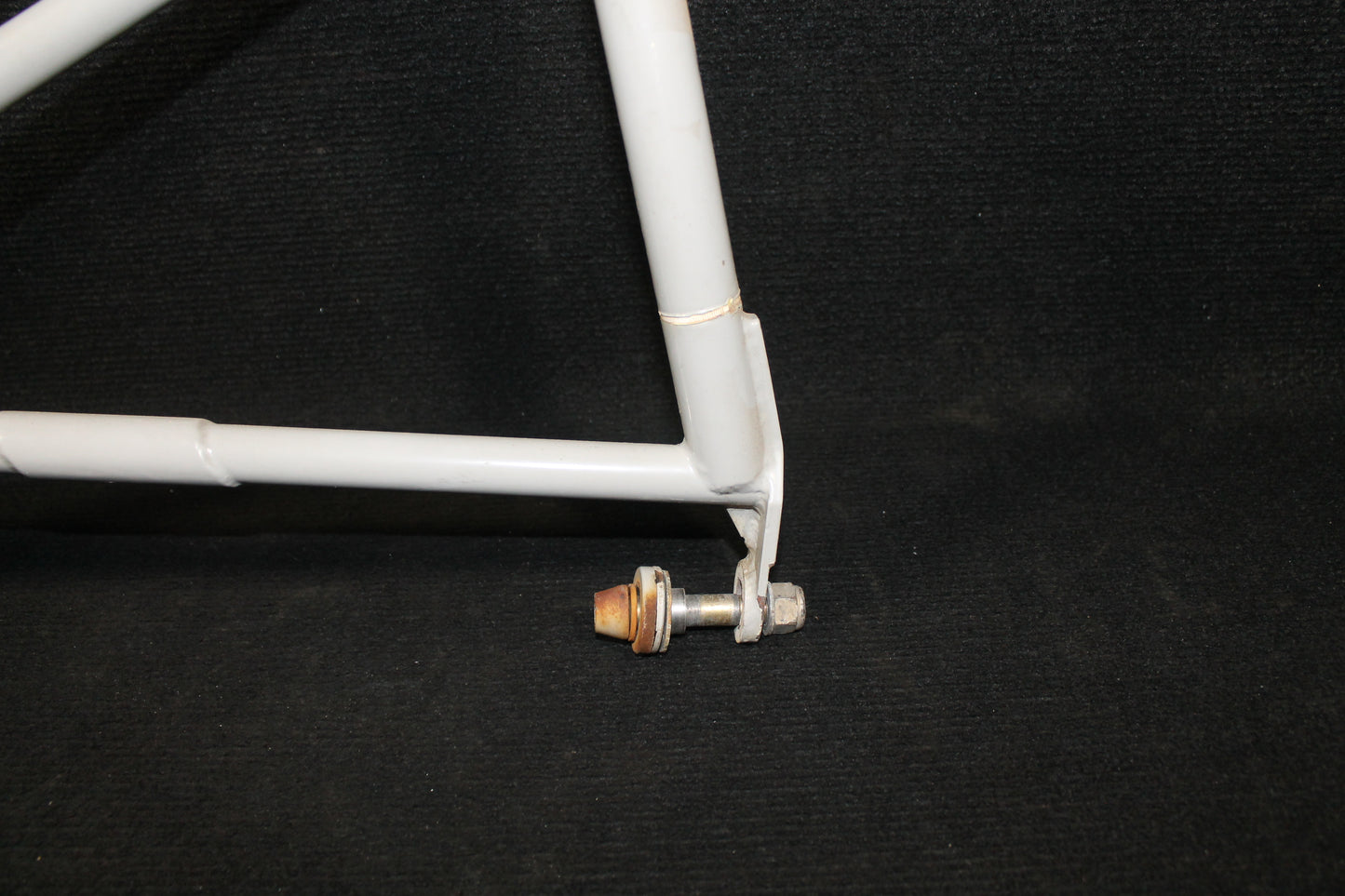 MLG Weldment Support LH - Beechcraft - C-FBPO