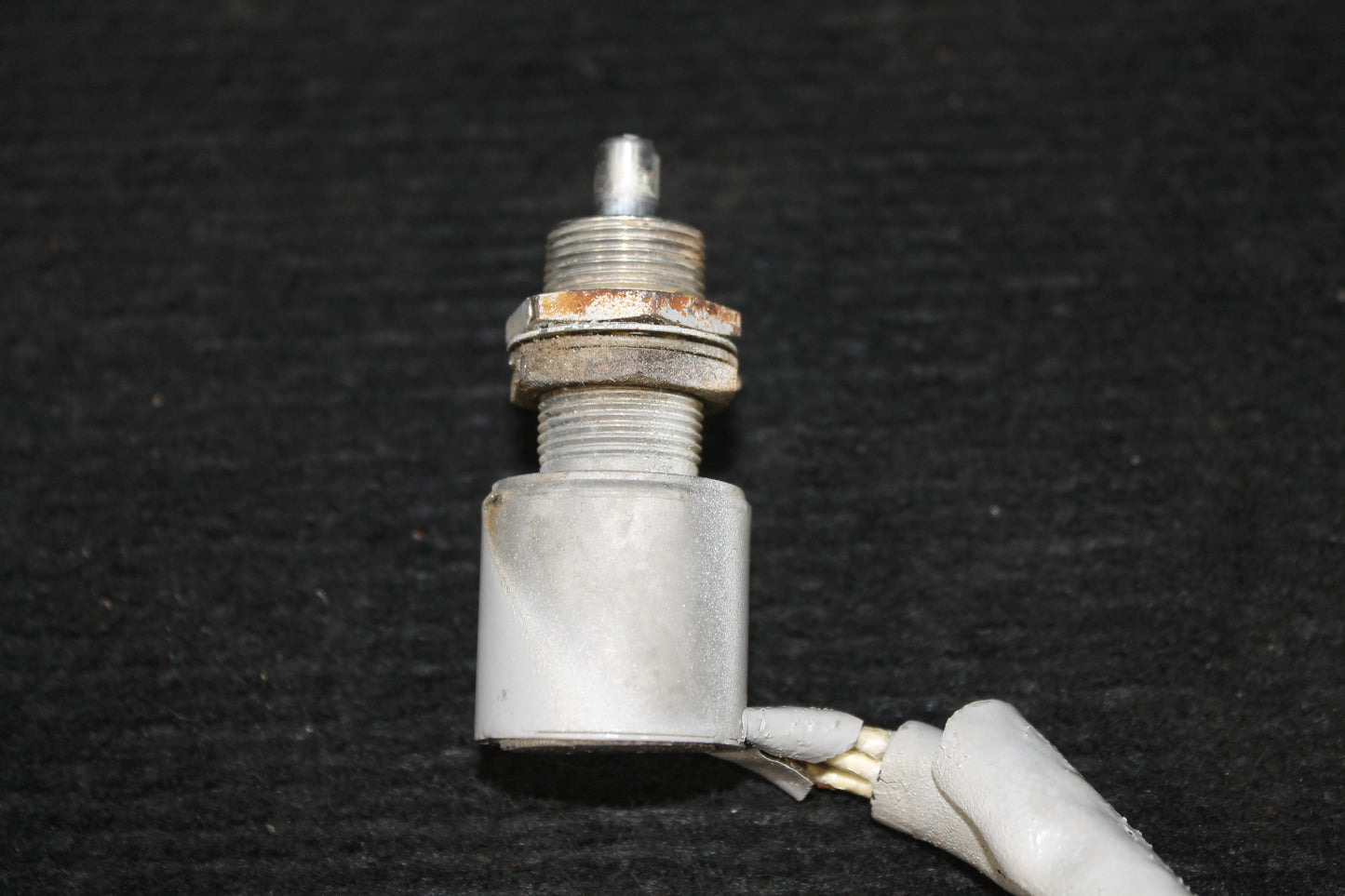 MLG Limit Switch - Beechcraft - C-FBPO