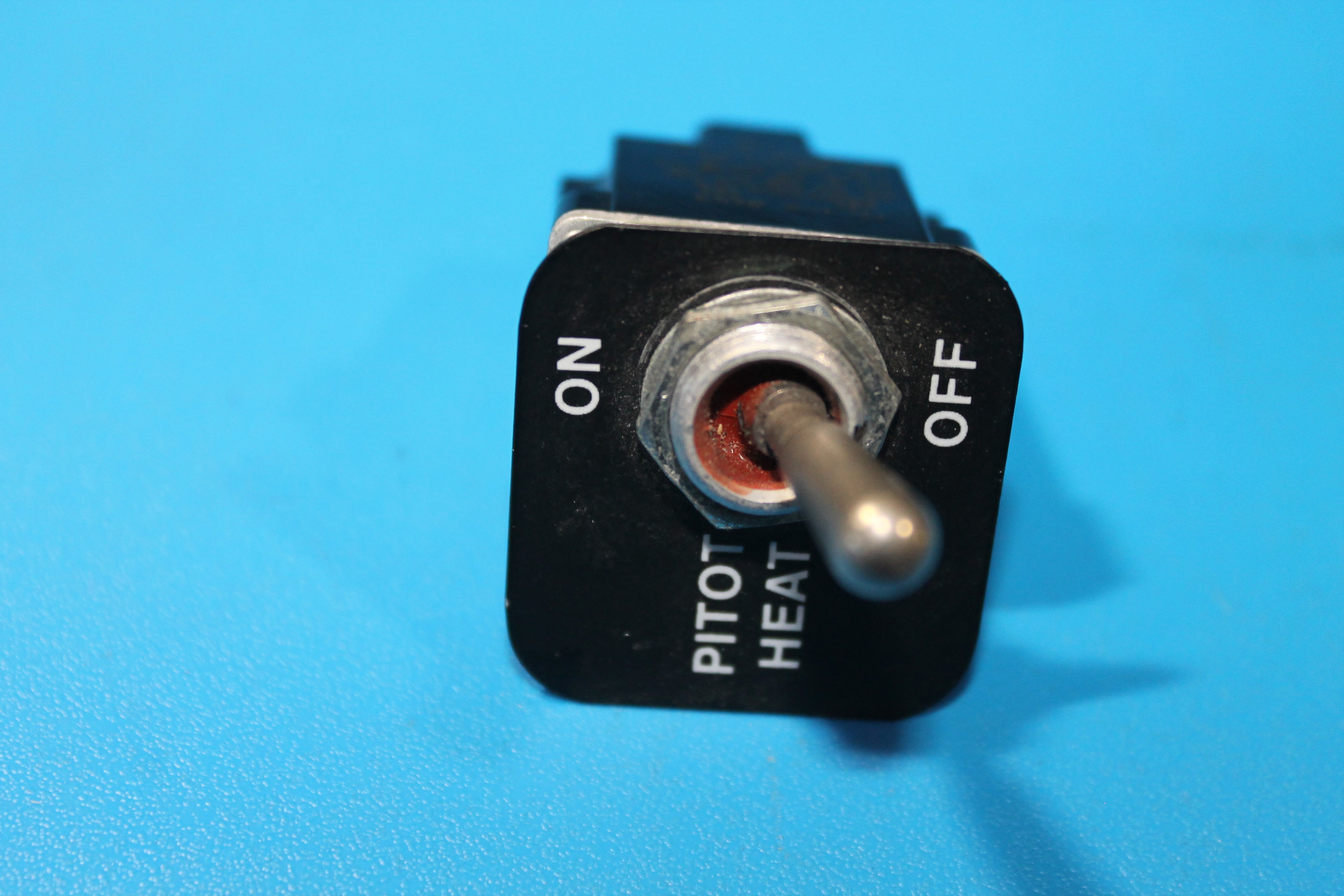 Pitot Heat Switch - C-GFYD (#B300-4) – Global Aircraft Industries
