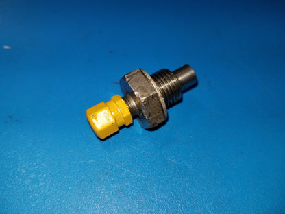 Schrader Valve Assembly - Landing Gear - Cessna - C-FKXV