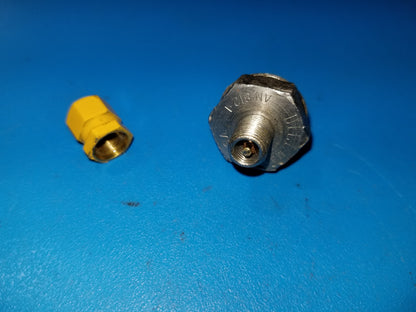 Schrader Valve Assembly - Landing Gear - Cessna - C-FKXV