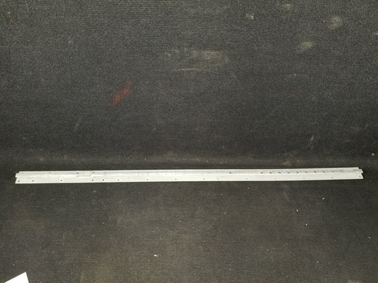 Seat Rail Co-Pilot LH INBD - Cessna - C-FKXV