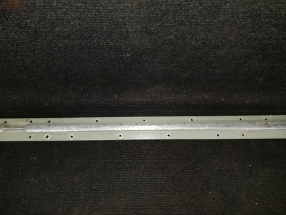 Seat Rail Co-Pilot LH INBD - Cessna - C-FKXV