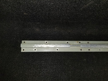 Seat Rail Co-Pilot LH INBD - Cessna - C-FKXV