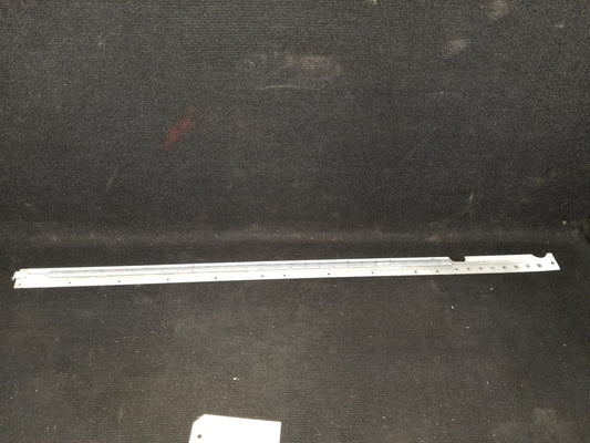 Seat Rail Co-Pilot RH OTBD - Cessna - C-FKXV