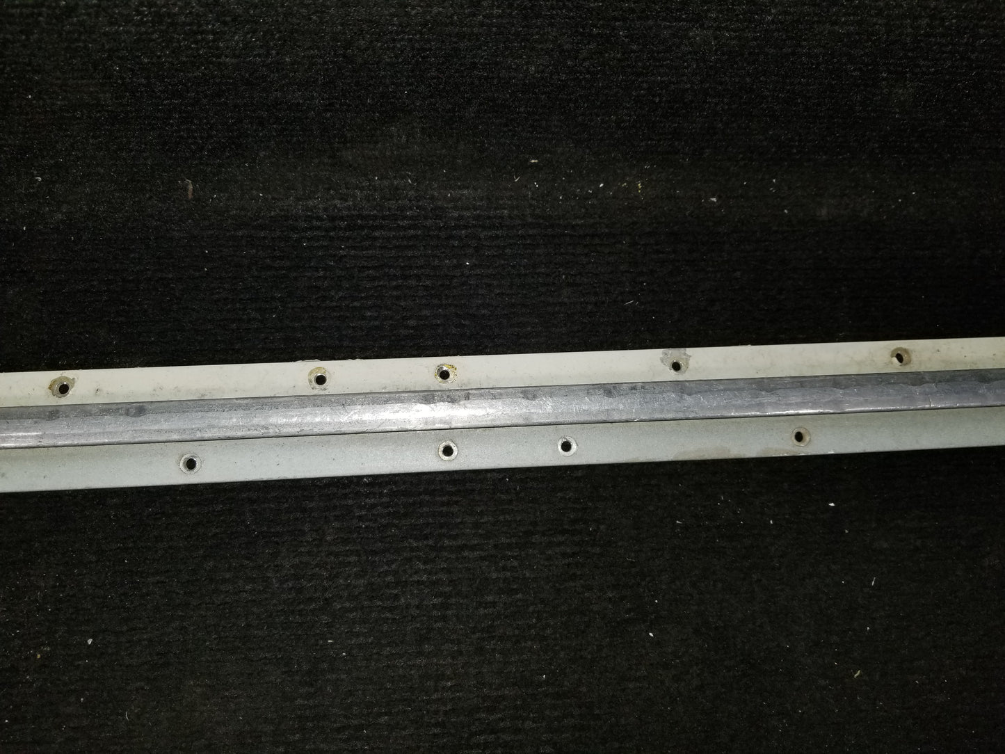 Seat Rail Co-Pilot RH OTBD - Cessna - C-FKXV