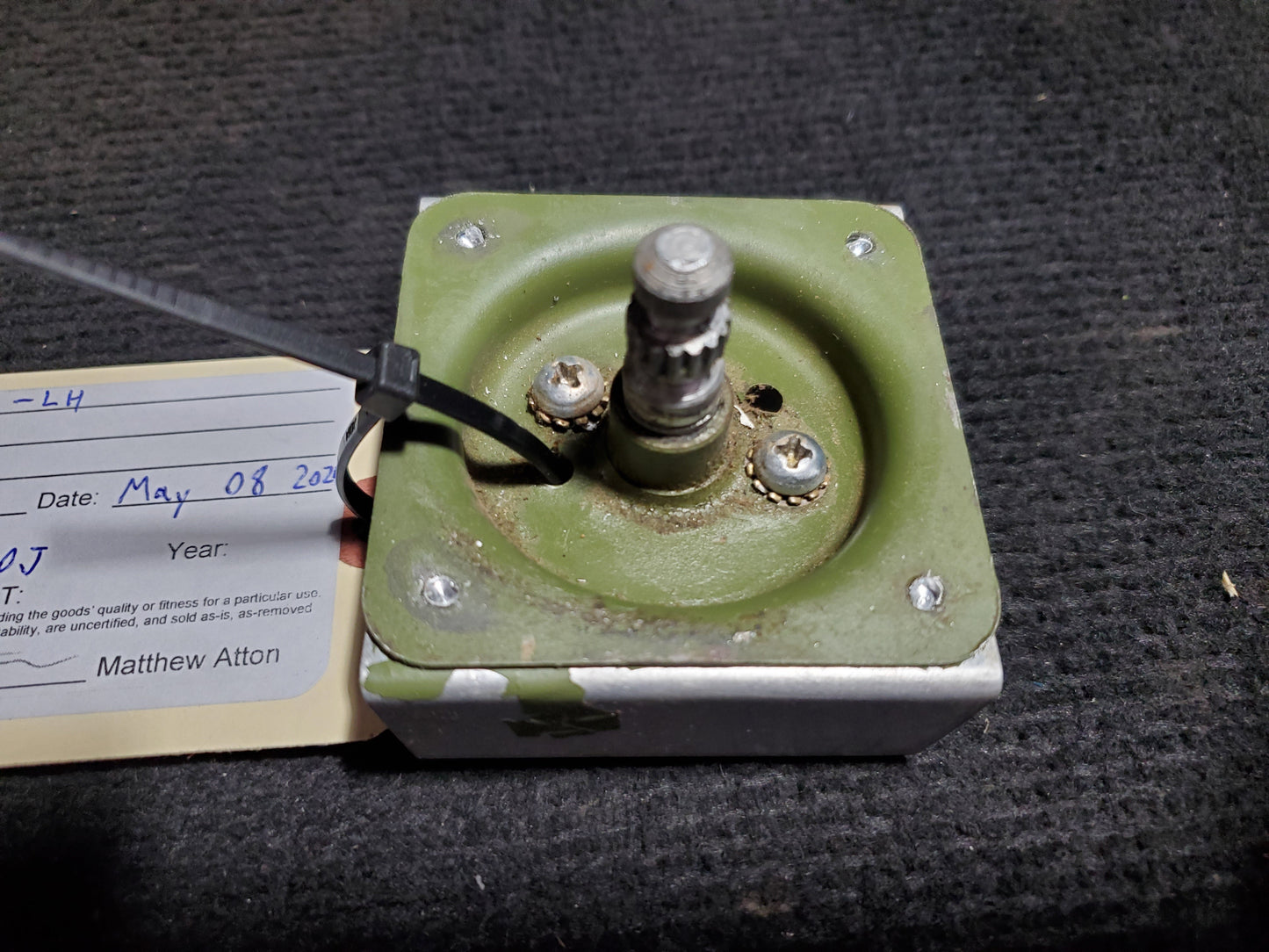 Door Handle Shaft Assy LH - Cessna - C-GNQK