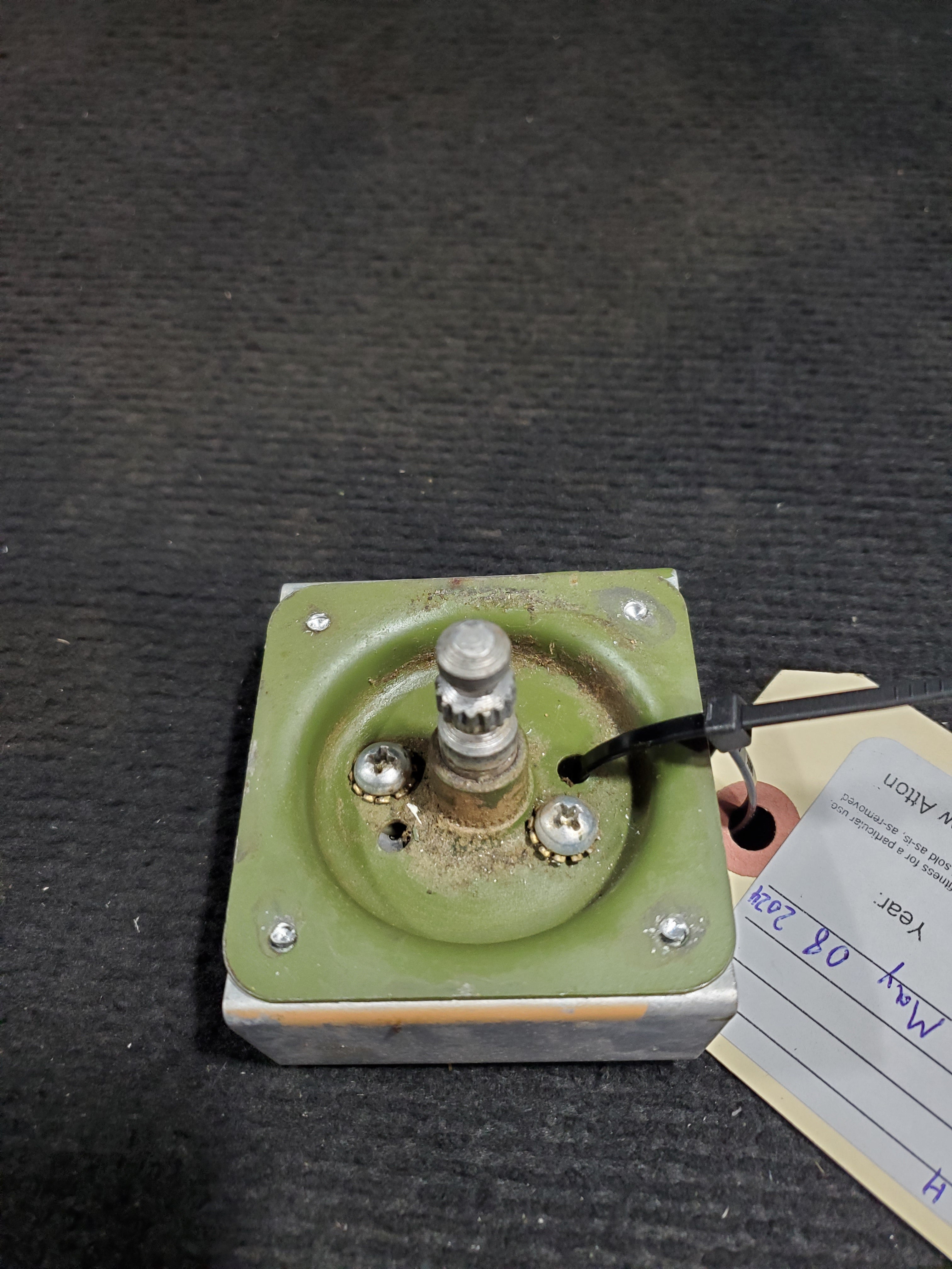 Door Handle Shaft Assy LH - Cessna - C-GNQK – Global Aircraft