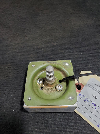 Door Handle Shaft Assy LH - Cessna - C-GNQK