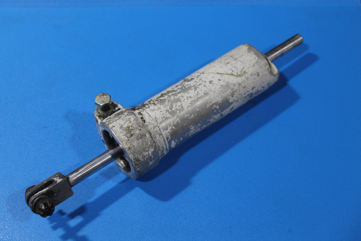 Shimmy Dampener Assy - Cessna - C-FFTB