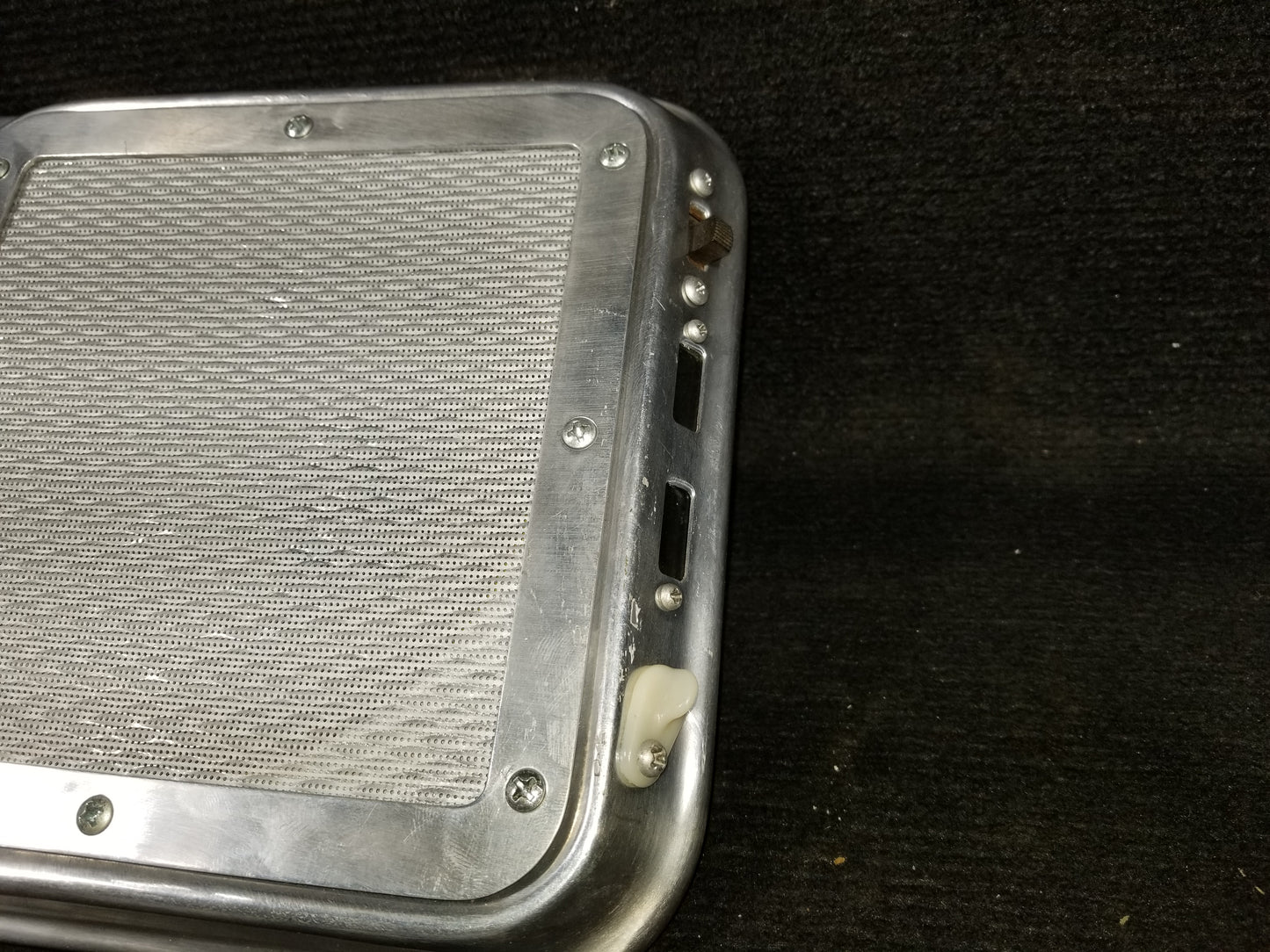 Speaker + Light Unit - Beechcraft - C-FINV