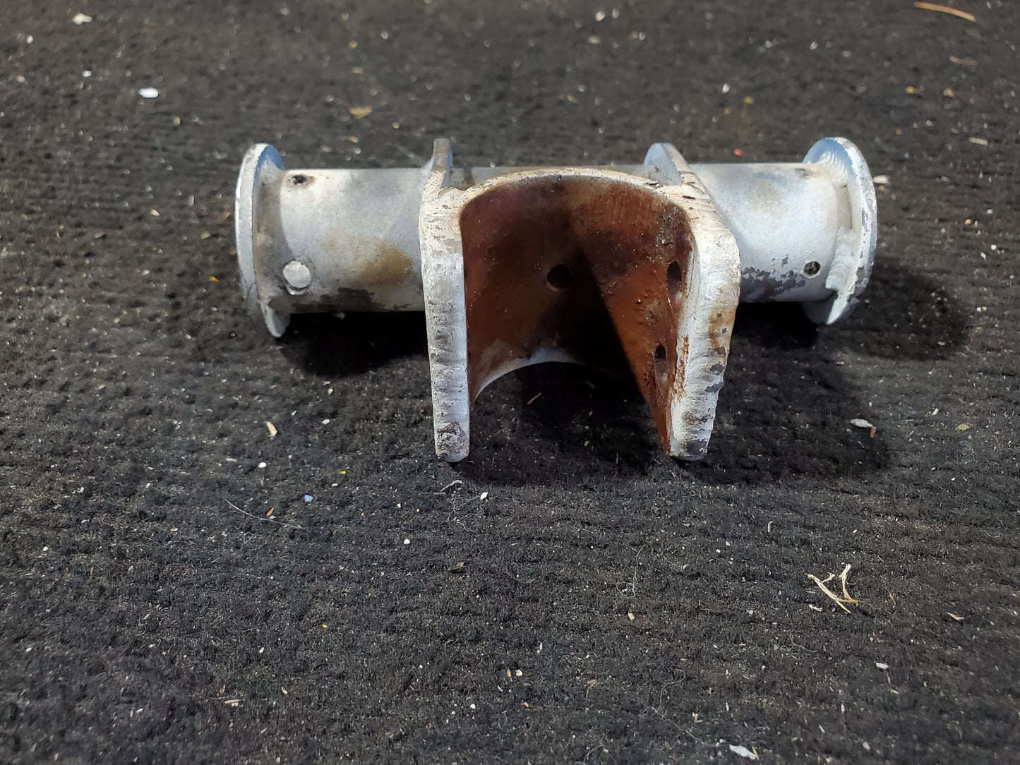 Tail Spring Saddle Fitting - Cessna - N4652B