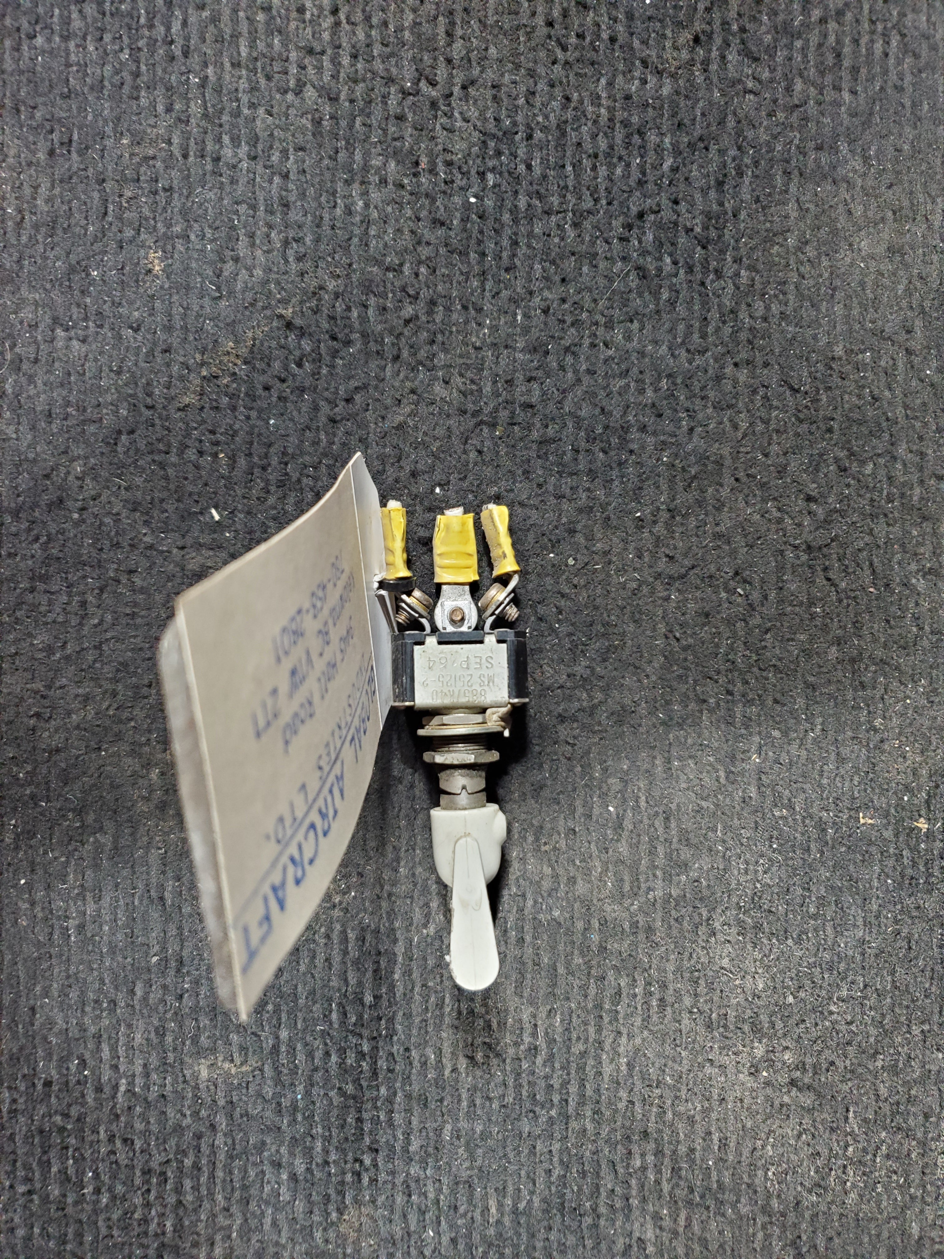 Switch - Flap - C-GRMK – Global Aircraft Industries