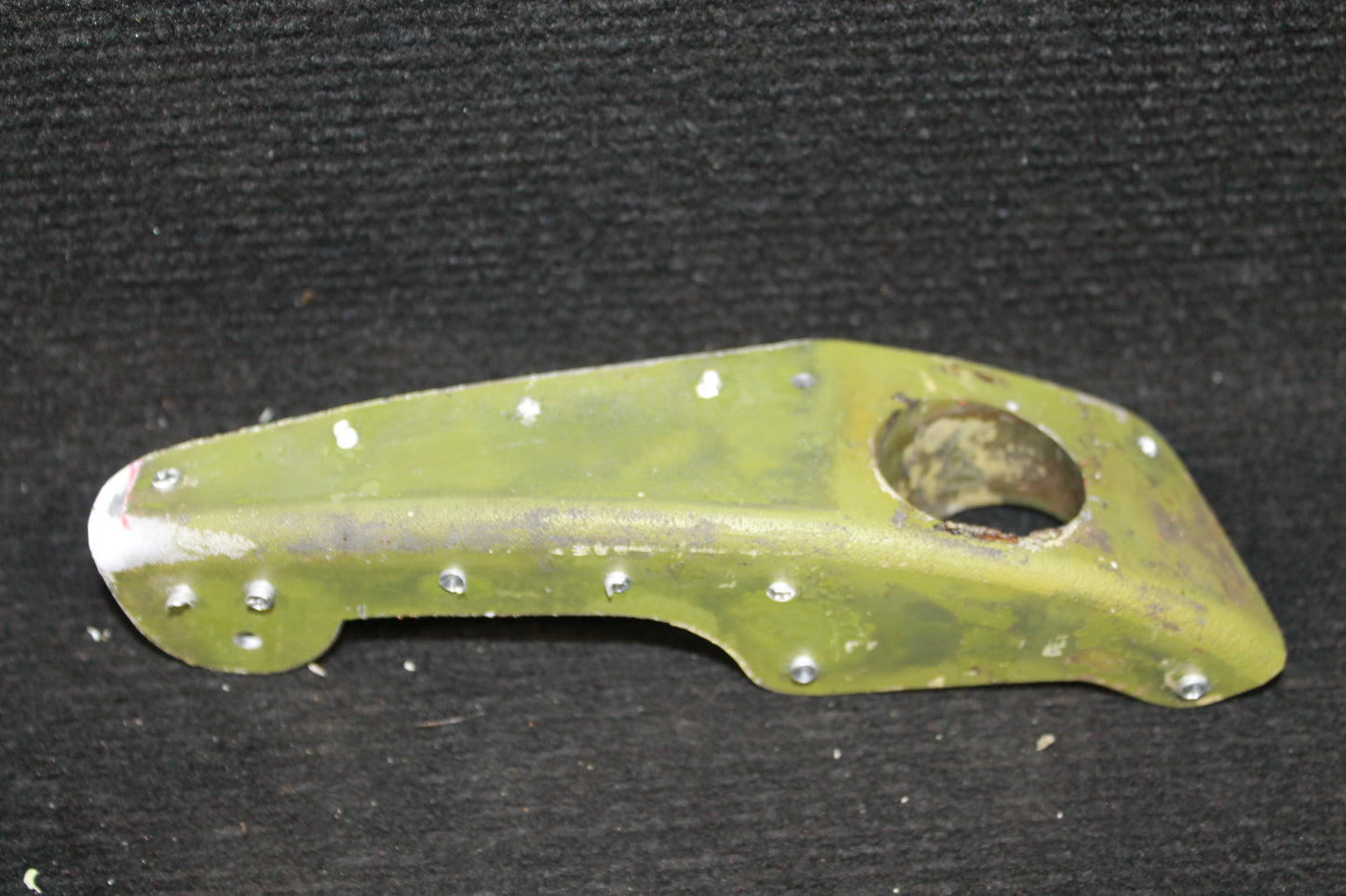 Tail Gear Mount LH - Cessna - C-FZRF