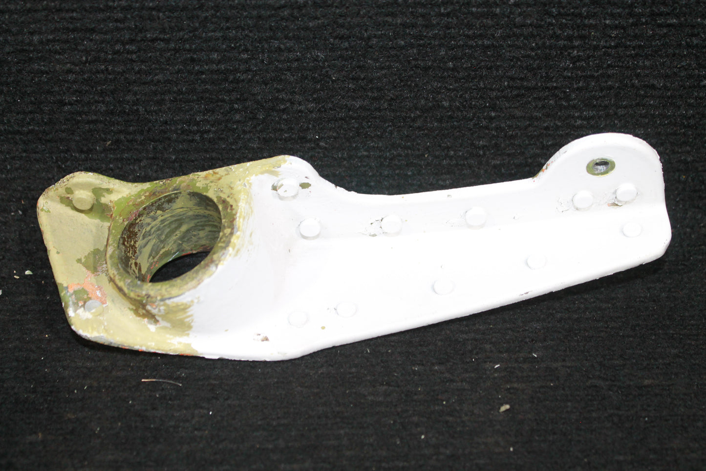 Tail Gear Mount RH - Cessna - C-FZRF