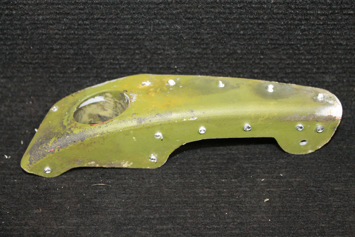 Tail Gear Mount RH - Cessna - C-FZRF