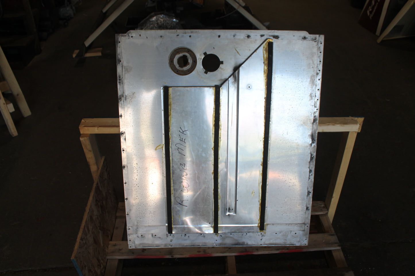 Tank Well Cover - RH - Cessna 172 - MISC (VFC)
