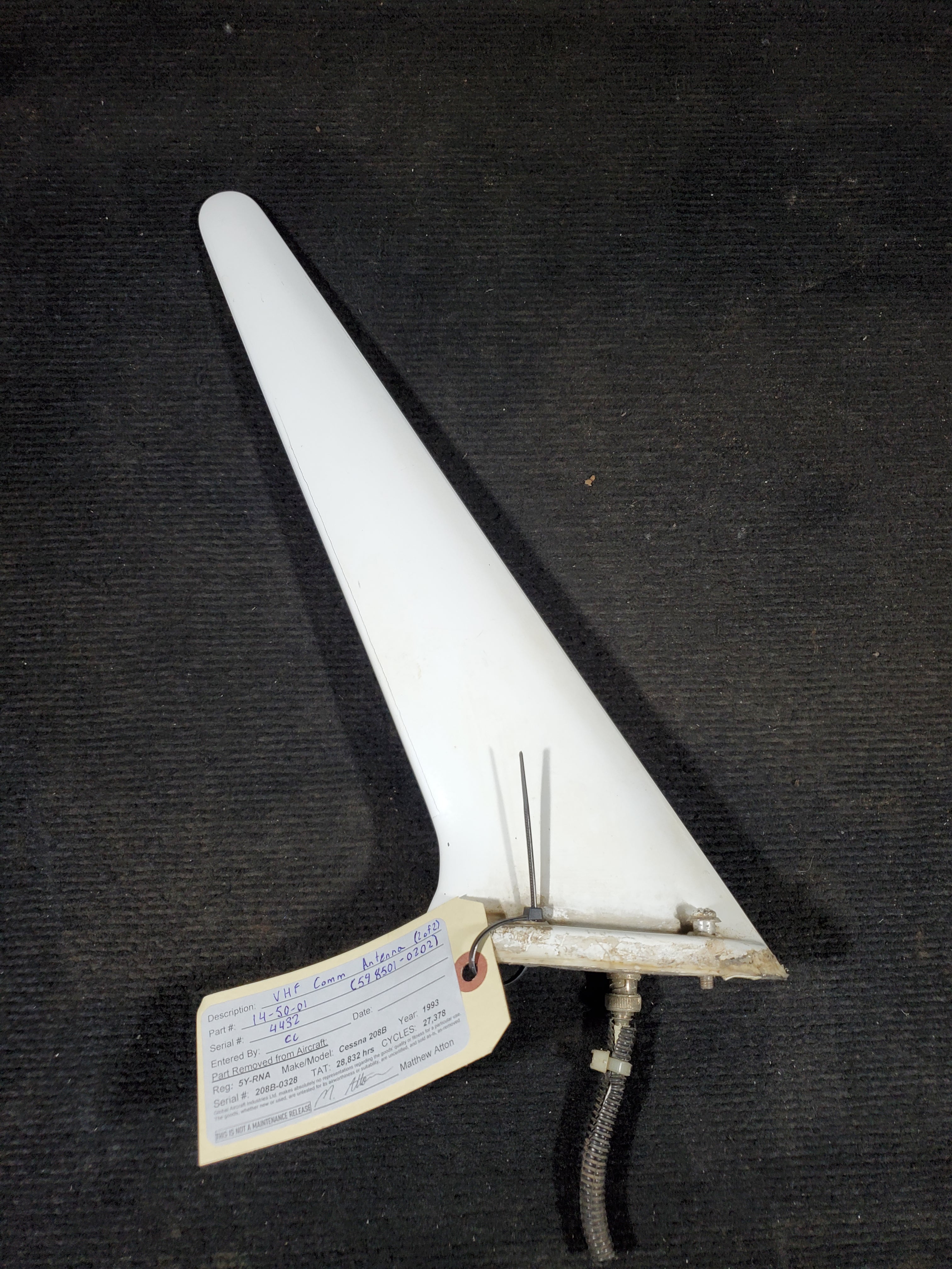 VHF Comm Antenna - Trivec Avant - 5Y-RNA – Global Aircraft Industries