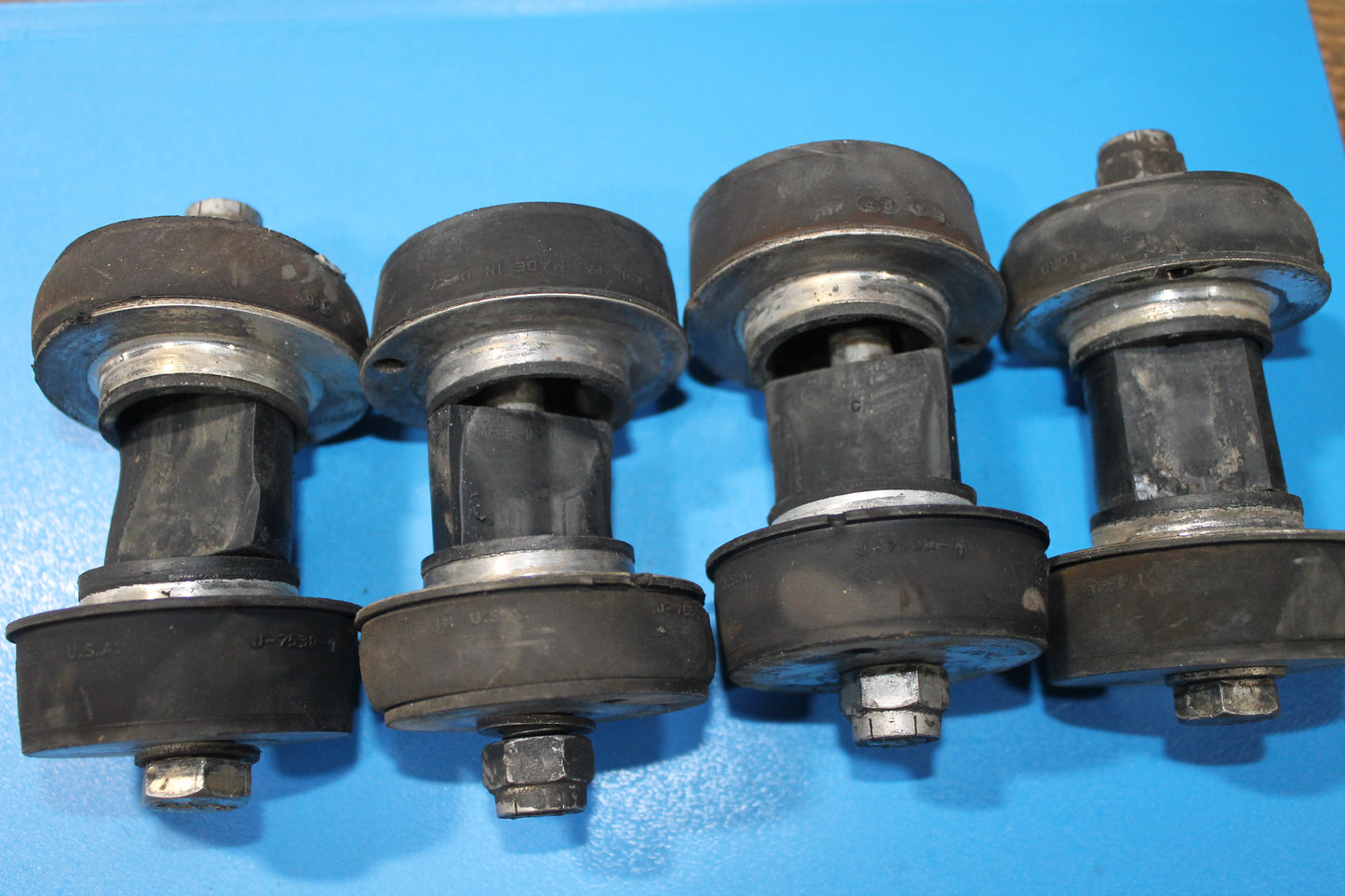 Vibration Isolators - Lord - C-FJUO