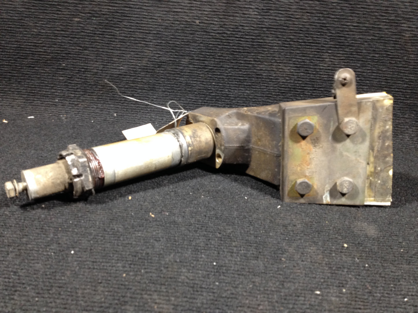 Wheel Axle Assy - Grumman - C-GEAB